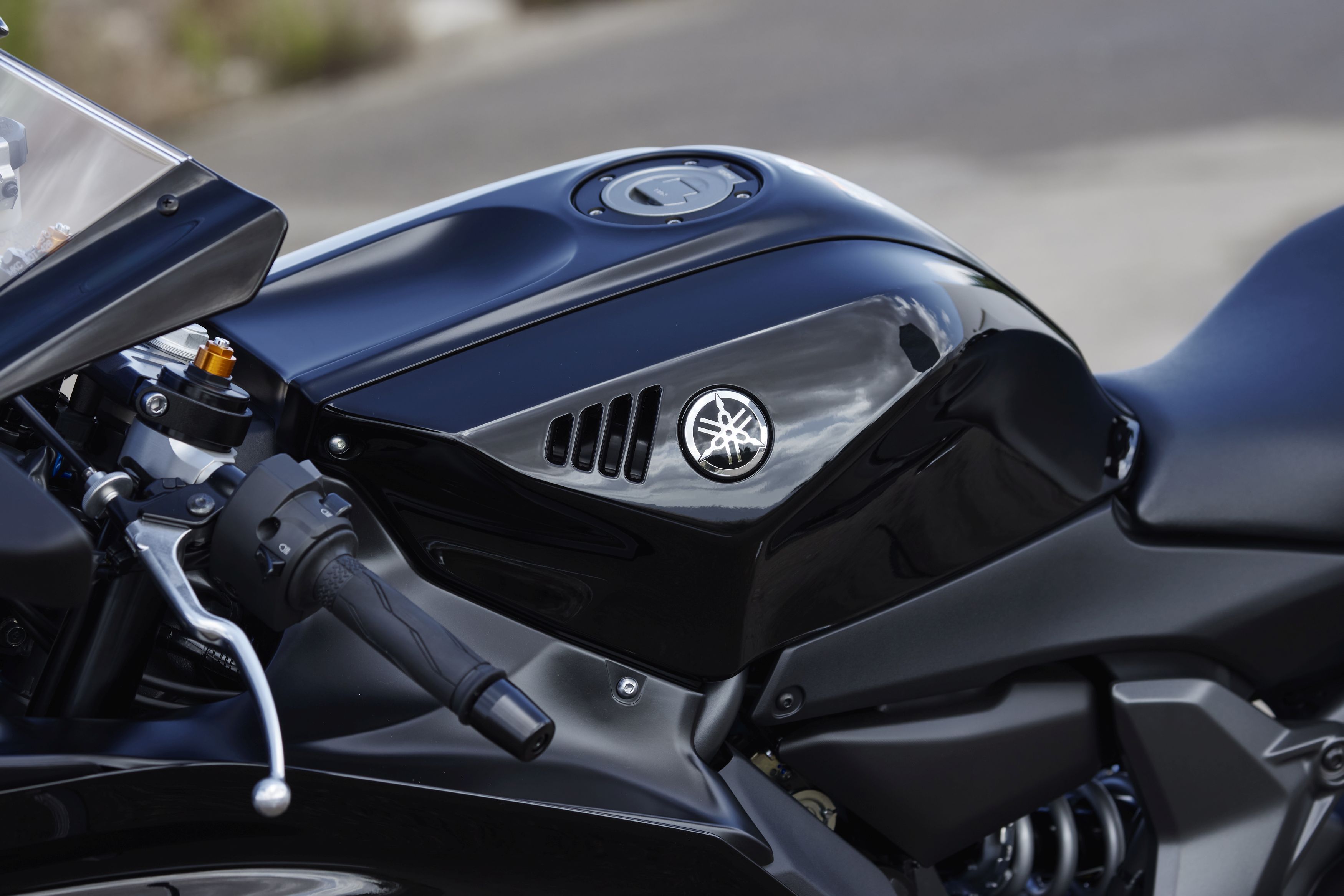 Yamaha R7 (2022) review | tested on the road and on the
